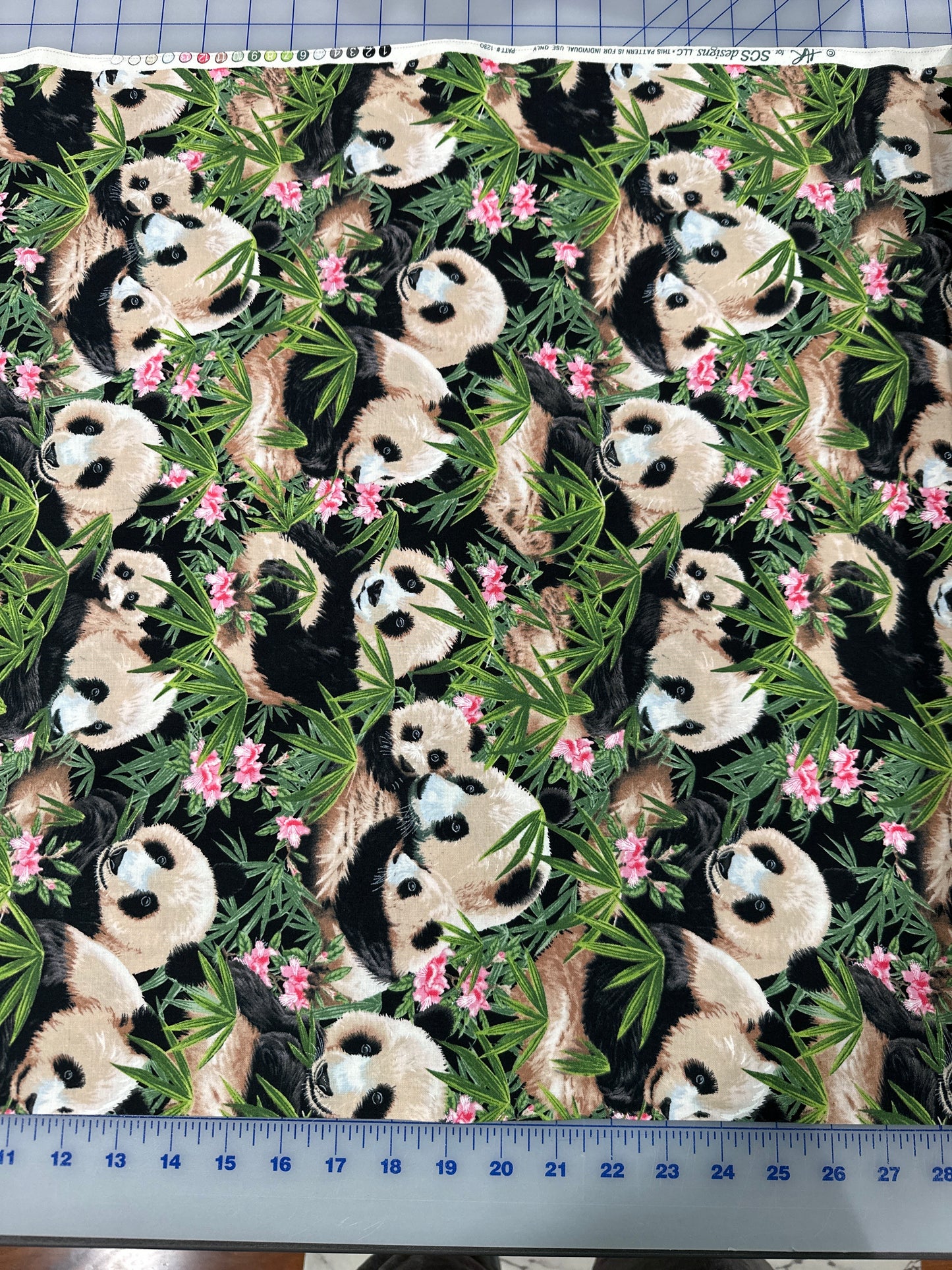 Pandas by Elizabeth Studios
